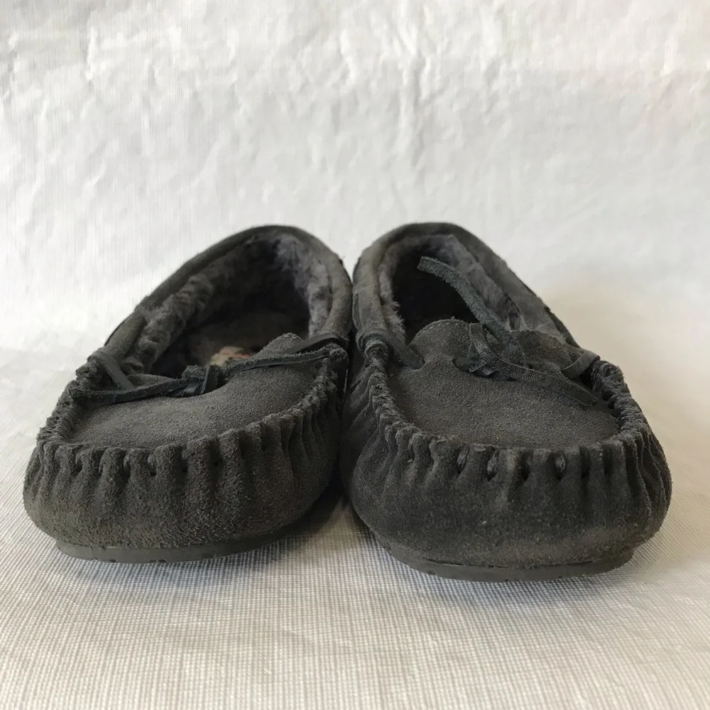 Minnetonka Moccasin Leather Faux Fur Slippers